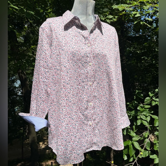 Brand New CHAPS no iron XXL Women’s Floral button up top in perfect condition - Picture 2 of 9